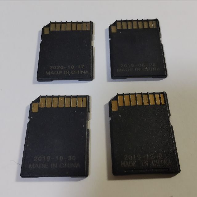 マイクロSDカード　SanDisc Extreme 64GB　4枚