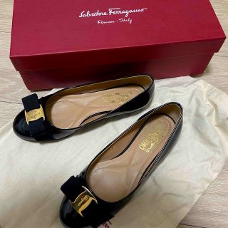 サルヴァトーレフェラガモ(Salvatore Ferragamo)のフェラガモ VARINA バレエシューズ(バレエシューズ)