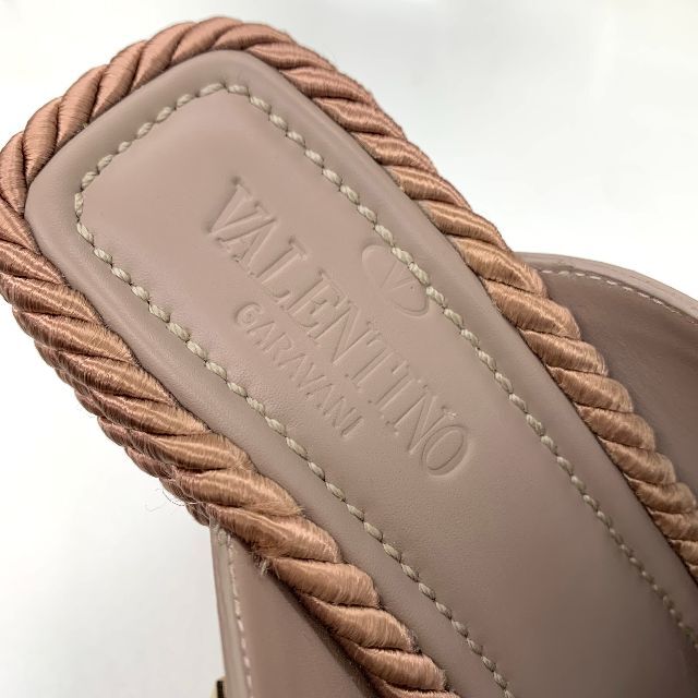 VALENTINO(ヴァレンティノ)の6307 ヴァレンティノ ロックスタッズ レザー ウェッジサンダル レディースの靴/シューズ(サンダル)の商品写真