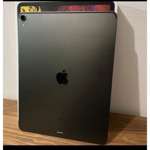iPad(アイパッド)の（付属品多数）iPad Pro 2018 12.9インチ 256GB Wi-Fi スマホ/家電/カメラのPC/タブレット(タブレット)の商品写真