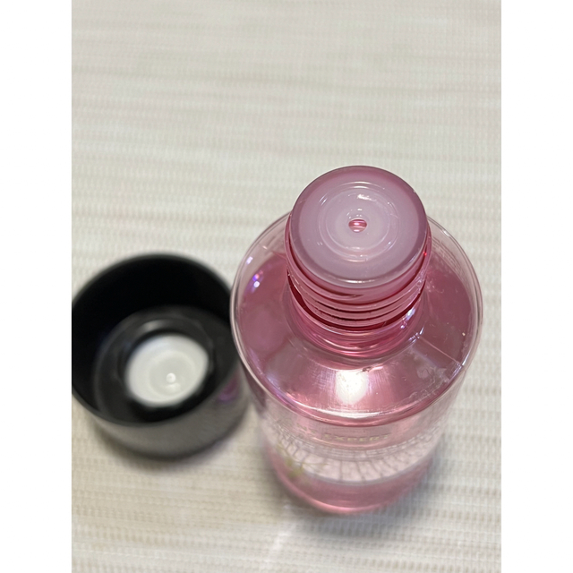 Yves Saint Laurent Beaute(イヴサンローランボーテ)の【値下げYSL TOP SECRETS MAKEUP REMOVER 125ML コスメ/美容のスキンケア/基礎化粧品(クレンジング/メイク落とし)の商品写真