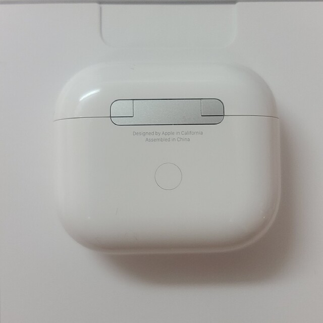 Apple AirPods 第3世代の充電ケース 1