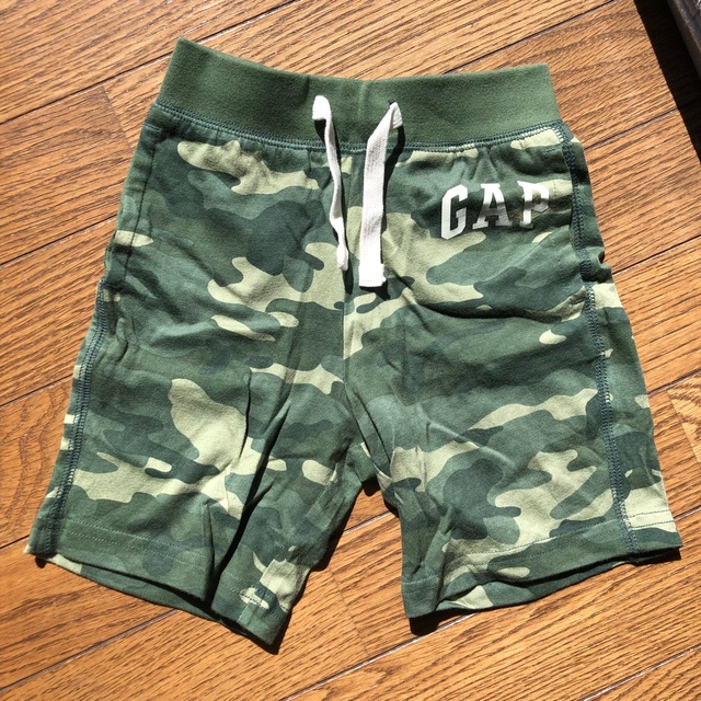 GAP(ギャップ)のGAP半ズボン キッズ/ベビー/マタニティのキッズ服男の子用(90cm~)(パンツ/スパッツ)の商品写真