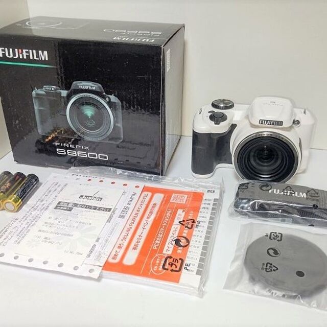 FUJIFILM FinePix S8600 富士フィルム ファインピクスコンパクトデジタルカメラ