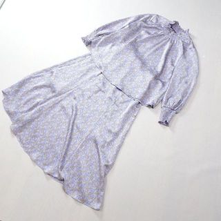 スナイデル(SNIDEL)のSNIDEL スナイデル 花柄 総柄 パープル セットアップ スカート(Tシャツ(長袖/七分))