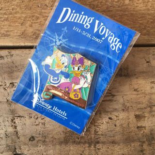 ディズニー(Disney)のディズニーホテル Dining voyage ピンズ ドナルド 非売品(ブローチ/コサージュ)