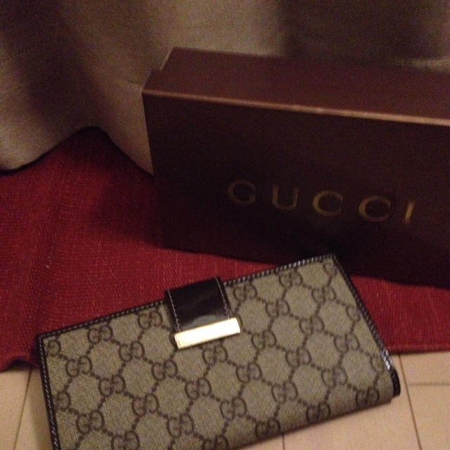 Gucci(グッチ)のGUCCI長財布 レディースのファッション小物(財布)の商品写真