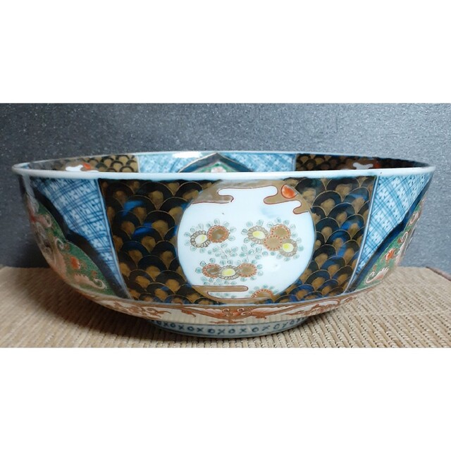 名品❗️】江戸時代後期 古伊万里 錦手 羊歯唐草文様 金彩色絵 名品❗️】江戸時代後期 古伊万里 錦手 羊歯唐草文様 金彩色絵
