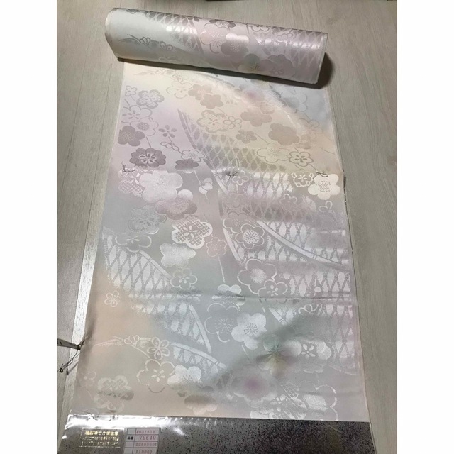 暈しの絞りの長襦袢の反物