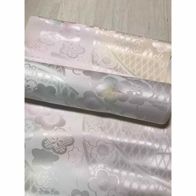 暈しの絞りの長襦袢の反物
