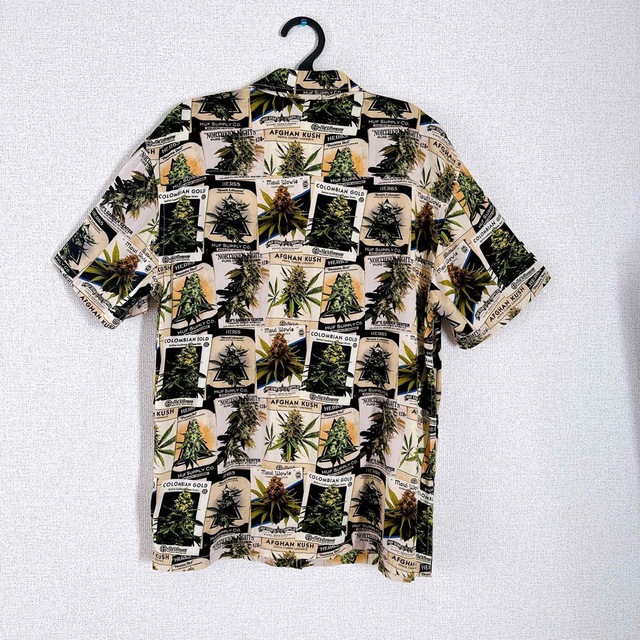 HUF 420 COLLECTION マリファナ柄シャツ メンズのトップス(シャツ)の商品写真