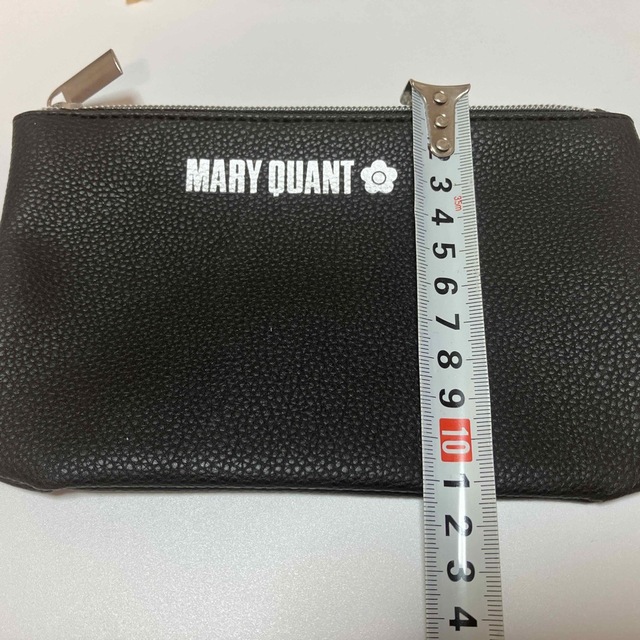 MARY QUANT(マリークワント)の【新品】MARY QUANTマリークワントノベルティポーチ　レザー調 付録 レディースのファッション小物(ポーチ)の商品写真