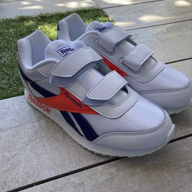 単品販売/受注生産 新品 Reebokキッズスニーカー - 通販 - motelparati.com.br