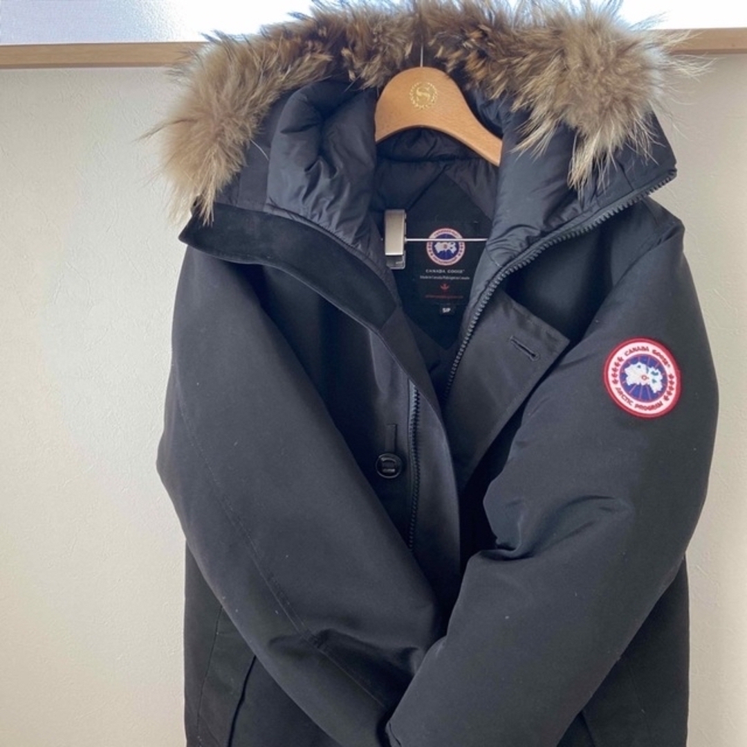 CANADA GOOSE(カナダグース)のCANADA  GOOSEパーカーファー付きダウンジャケットブラックS寸 メンズのジャケット/アウター(ダウンジャケット)の商品写真