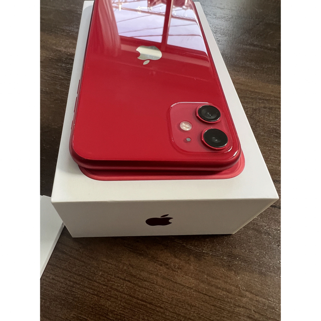 Apple(アップル)のiPhone 11 (PRODUCT)RED SIMフリー スマホ/家電/カメラのスマートフォン/携帯電話(スマートフォン本体)の商品写真