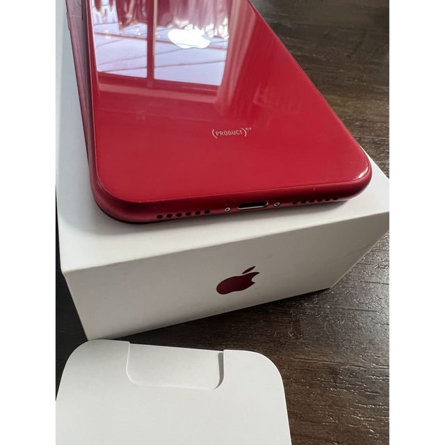 Apple(アップル)のiPhone 11 (PRODUCT)RED SIMフリー スマホ/家電/カメラのスマートフォン/携帯電話(スマートフォン本体)の商品写真