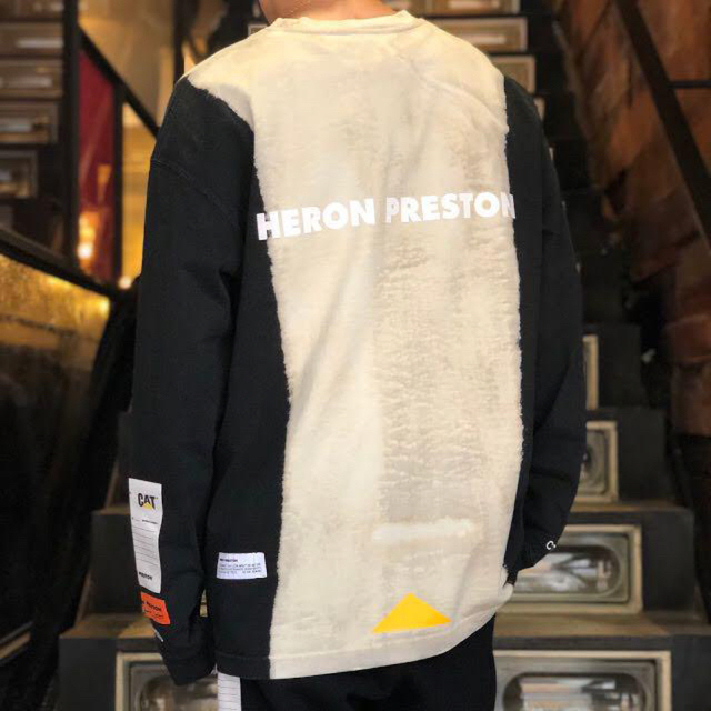 HERON PRESTON(ヘロンプレストン)の激レア Heron Preston×CAT 限定Tシャツ メンズのトップス(Tシャツ/カットソー(七分/長袖))の商品写真