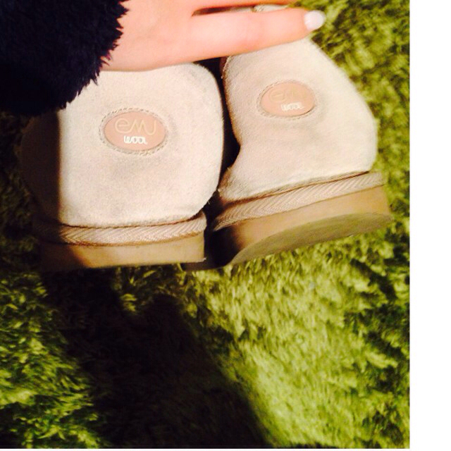 UGG(アグ)のUGG姉妹 emu 格安出品 レディースの靴/シューズ(ブーツ)の商品写真