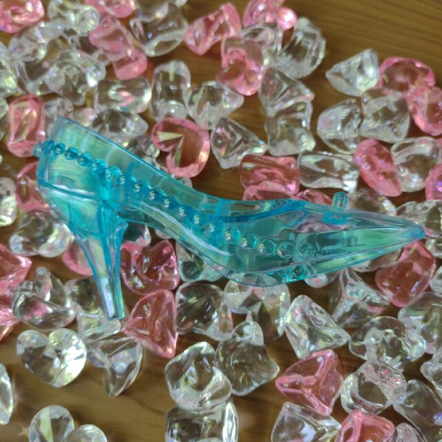 アクリル石 キラキラ石 ゲーセン 宝石 アクリルガラスの通販 by アクリル石 キラキラ石 ゲーセン 宝石 アクリルガラスの通販 by