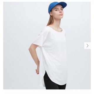 ユニクロ(UNIQLO)のエアリズムシームレスボートネックロングT（半袖）(Tシャツ(半袖/袖なし))