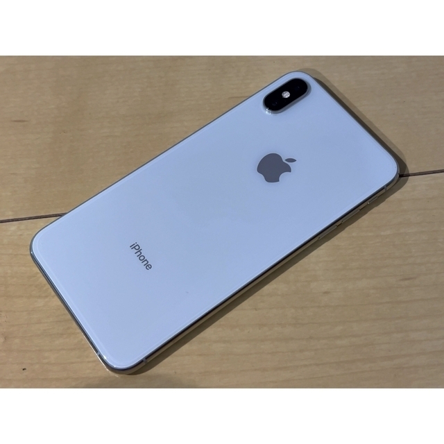 Apple(アップル)のau SIMロック解除済み iPhone XS Max 64GB 中古 スマホ/家電/カメラのスマートフォン/携帯電話(スマートフォン本体)の商品写真