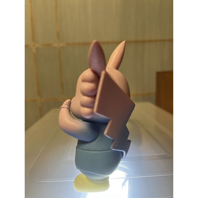 KAWS フィギュア ピカチュー エンタメ/ホビーのフィギュア(その他)の商品写真