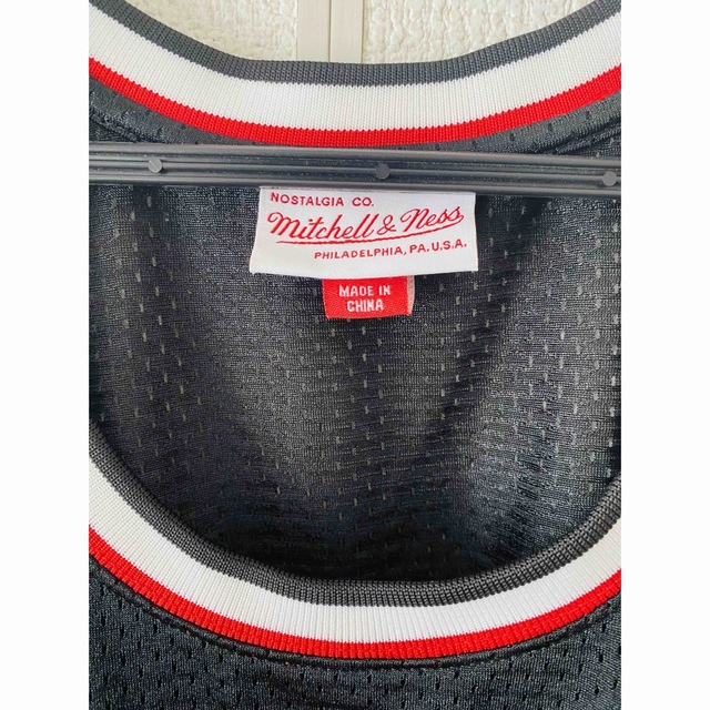 MITCHELL & NESS(ミッチェルアンドネス)のミッチェルアンドネス ブルズ ジャージ サイズM メンズのトップス(タンクトップ)の商品写真