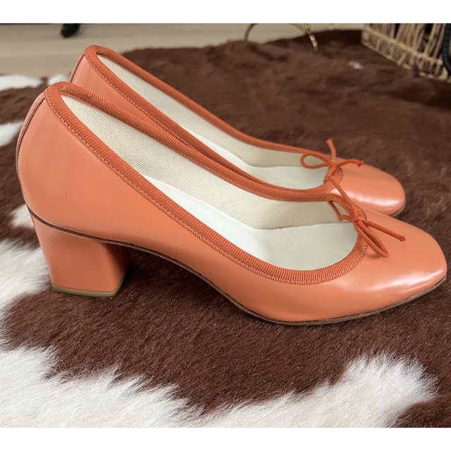 repetto(レペット)のrepetto レペット　37  オレンジパンプス レディースの靴/シューズ(ハイヒール/パンプス)の商品写真