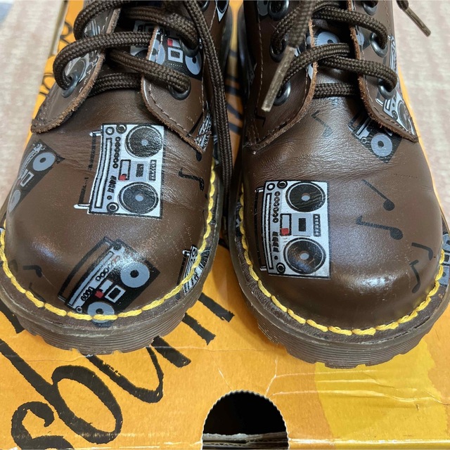 Dr.Martens(ドクターマーチン)のドクターマーチン　キッズ　ブーツ キッズ/ベビー/マタニティのキッズ靴/シューズ(15cm~)(ブーツ)の商品写真