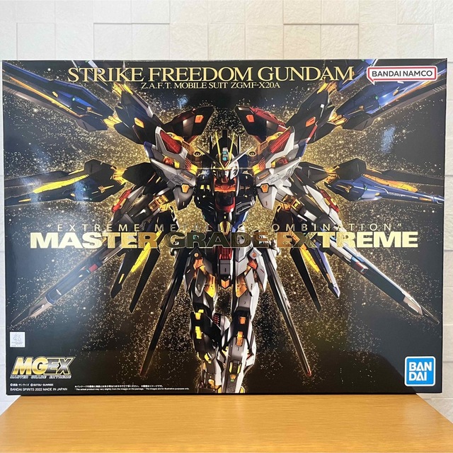 バンダイ　プラモデル　MGEX ストライクフリーダムガンダム　未開封　新品