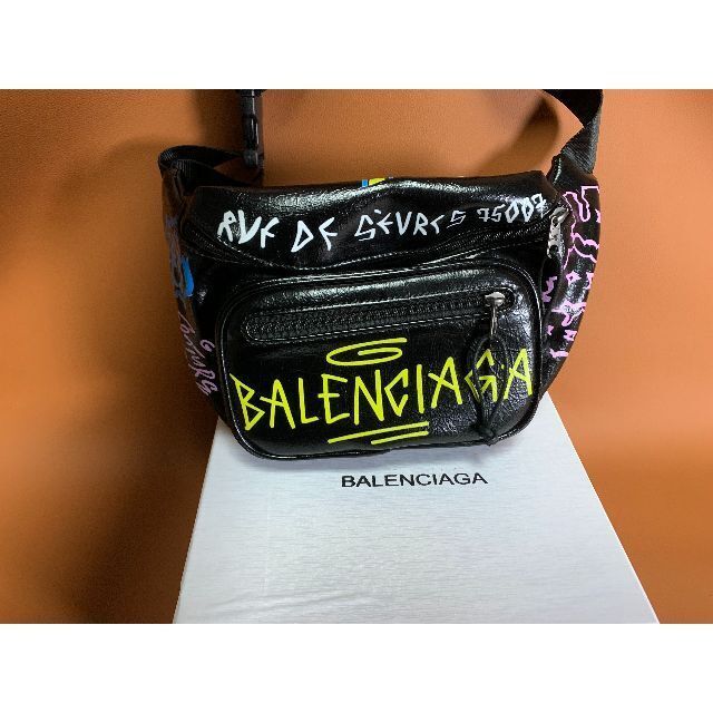 新作モデル バレンシアガ BALENCIAGA ボディバッグ グラフィティ