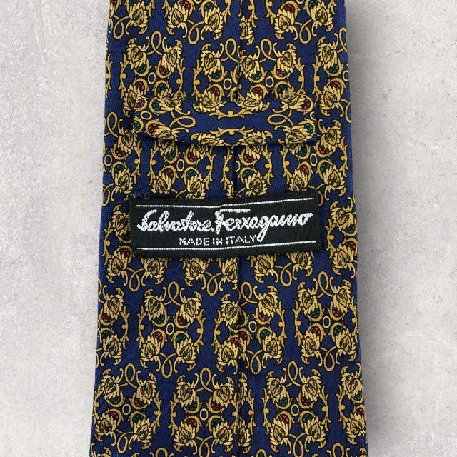 Salvatore Ferragamo(サルヴァトーレフェラガモ)の【4756】良品！フェラガモ　ネクタイ　ブルー系　総柄 メンズのファッション小物(ネクタイ)の商品写真