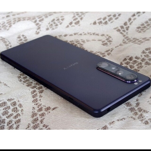 Xperia(エクスペリア)の【中古美品】au Xperia 1 III SOG03 SIMロック解除済 紫 スマホ/家電/カメラのスマートフォン/携帯電話(スマートフォン本体)の商品写真