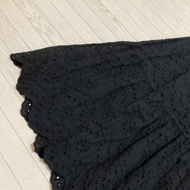 Romantic Standard(ロマンティックスタンダード)のロマンティック スタンダード　パンチングレース　黒　ティアード ロングスカート レディースのスカート(ロングスカート)の商品写真