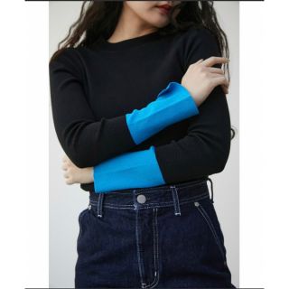 アズールバイマウジー(AZUL by moussy)のAZUL by moussyカラーカフブロックニットトップス　ブラック✖︎ブルー(ニット/セーター)