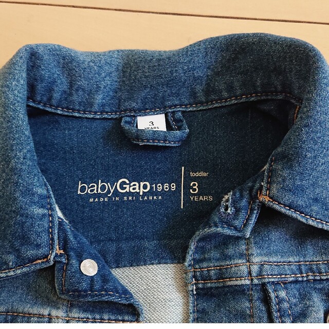 babyGAP(ベビーギャップ)のbabyGAP  デニムジャケット キッズ/ベビー/マタニティのキッズ服男の子用(90cm~)(ジャケット/上着)の商品写真