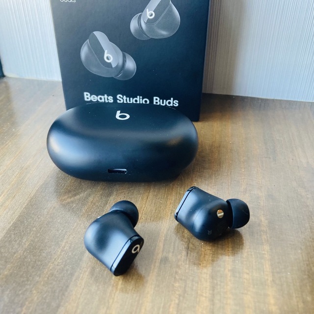 Beats studio Buds ワイヤレスノイズキャンセリングイヤホン 1