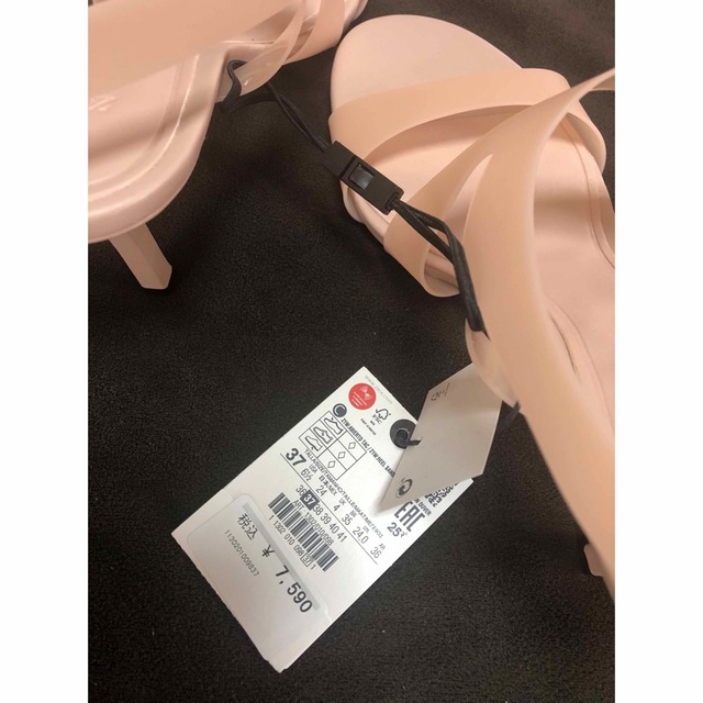 ZARA(ザラ)のZARA 新品¥7590 ミッドヒールラバーサンダル　37 レディースの靴/シューズ(サンダル)の商品写真