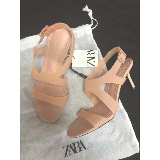 ZARA 新品¥7590 ミッドヒールラバーサンダル 37 | フリマアプリ ラクマ