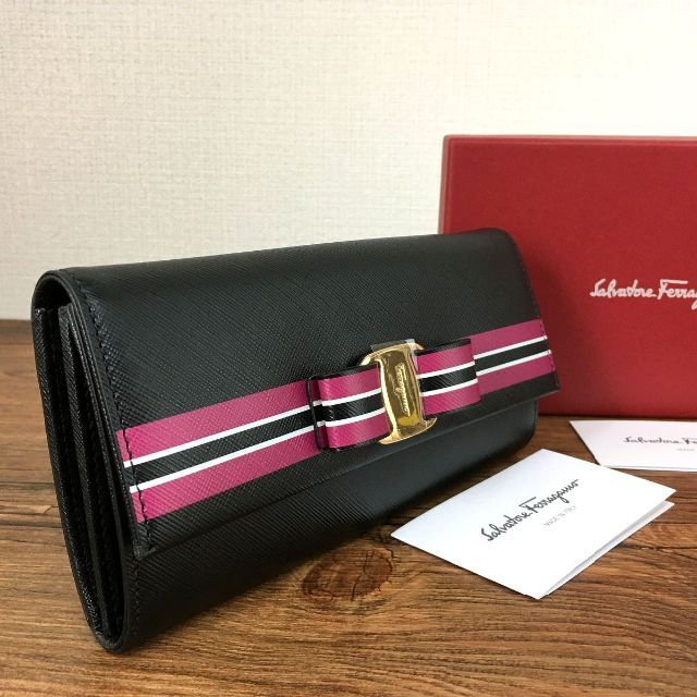 未使用品 Salvatore Ferragamo 長財布 ヴァラ 173