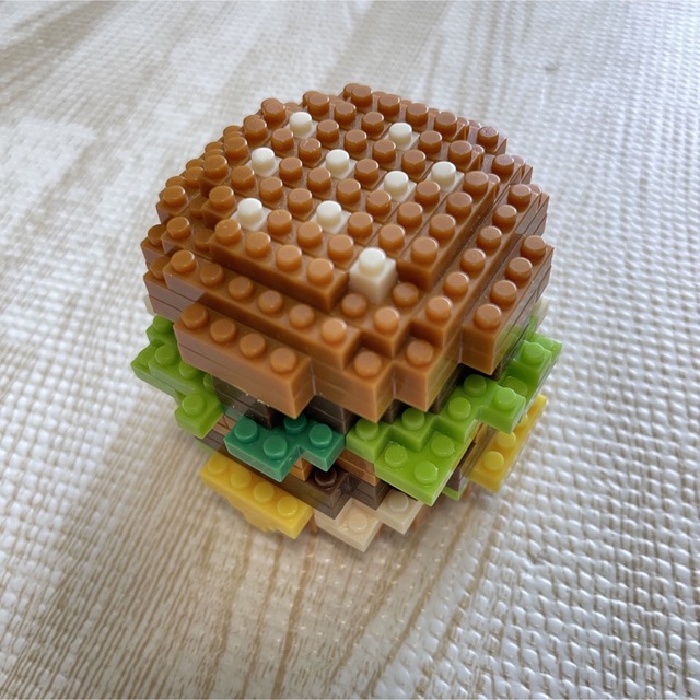 マクドナルド(マクドナルド)のMcDonald's マクドナルド ナノブロック ハンバーガー エンタメ/ホビーのおもちゃ/ぬいぐるみ(模型/プラモデル)の商品写真