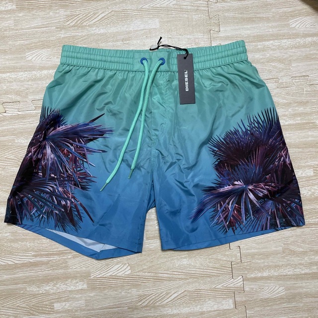 DIESEL - 新品未使用 DIESEL ビーチウェア グラデプリント メンズ水着の通販 by まいにょ's shop|ディーゼルならラクマ