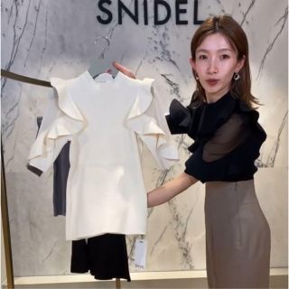 snidel????フリル切り替えニット????完売商品????