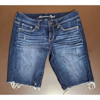 アメリカンイーグル(American Eagle)の【美品】American Eagle　デニムハーフパンツ　６　ミドルブルー(ハーフパンツ)