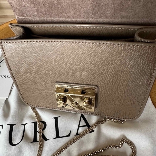 【美品】FURLA　メトロポリス　チェーンバッグ　ベージュ