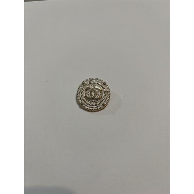 CHANEL(シャネル)のCHANEL シャネル ブランド ボタン ハンドメイドの素材/材料(各種パーツ)の商品写真