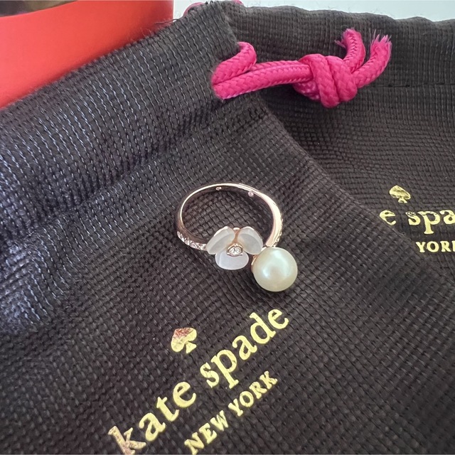 kate spade new york(ケイトスペードニューヨーク)のケイトスペードニューヨーク　リング　指輪 レディースのアクセサリー(リング(指輪))の商品写真