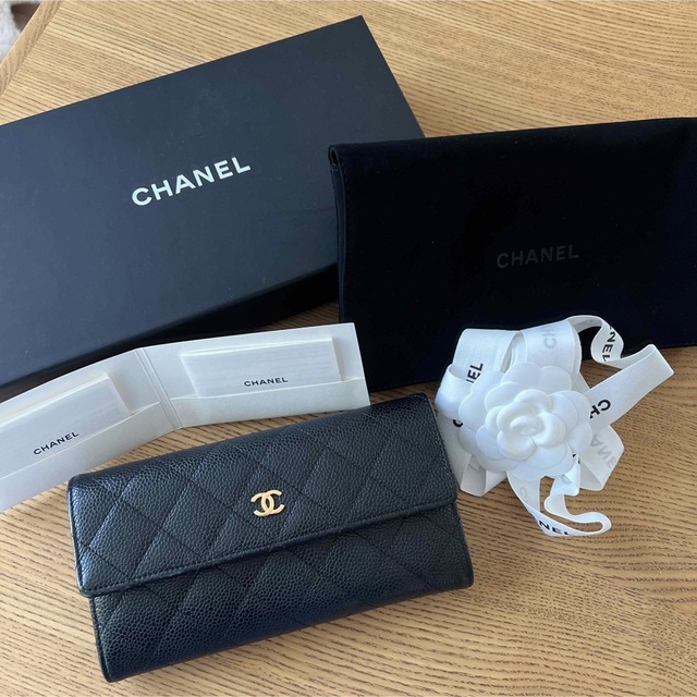 【日本未入荷】CHANELキャビンスキン　フラップ式　長財布