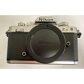 ニコン(Nikon)のニコン(Nikon) Z fc シルバー(Silver) 本体 ボディ 中古美品(ミラーレス一眼)