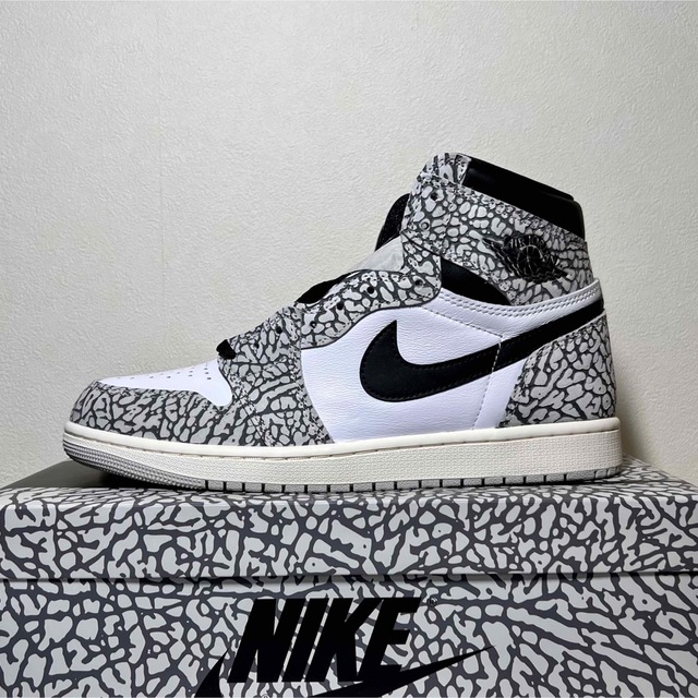 NIKE(ナイキ)のNIKE AIR JORDAN 1 HIGH OG WHITE CEMENT メンズの靴/シューズ(スニーカー)の商品写真